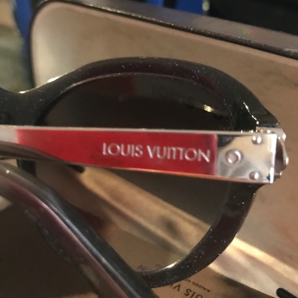 Authentic LV sunglasses - Picture 4 of 8
